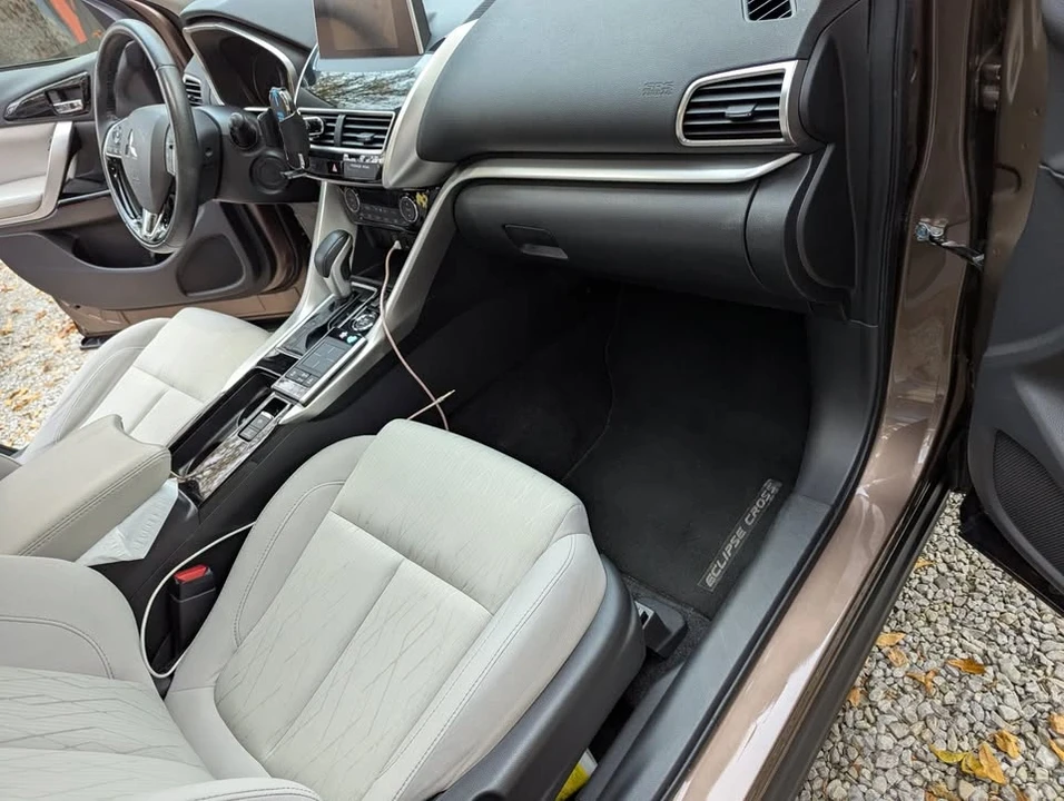2018 Mitsubishi Eclipse Cross - Image 10 of 16