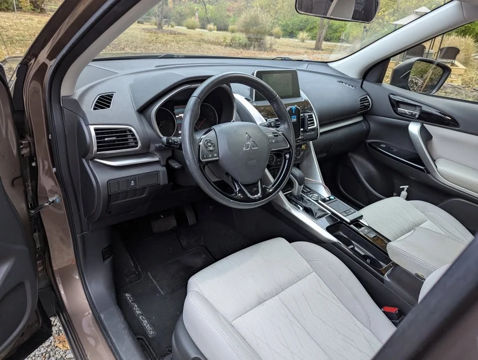 2018 Mitsubishi Eclipse Cross - Image 12 of 16