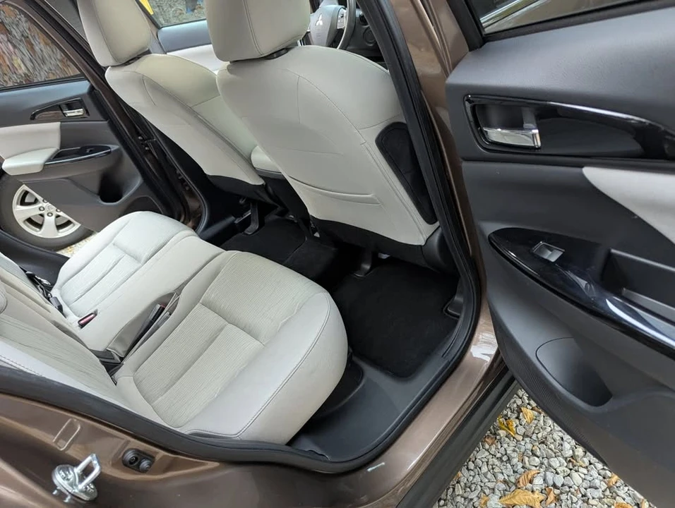 2018 Mitsubishi Eclipse Cross - Image 8 of 16