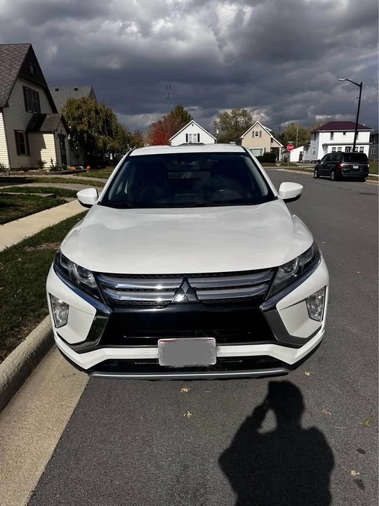 2018 Mitsubishi Eclipse Cross - Image 2 of 13