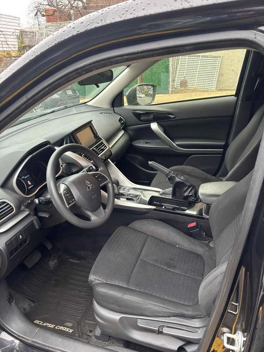 2018 Mitsubishi Eclipse Cross - Image 2 of 9