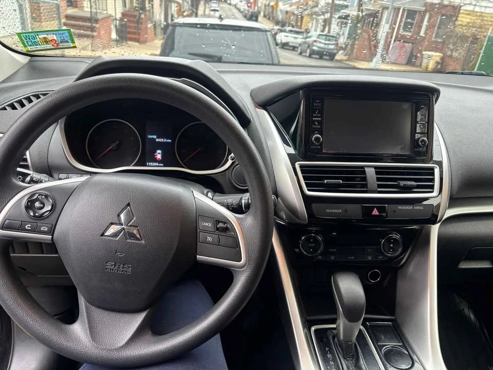 2018 Mitsubishi Eclipse Cross - Image 3 of 9