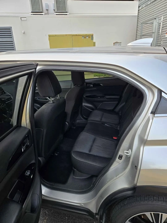 2018 Mitsubishi Eclipse Cross - Image 7 of 9