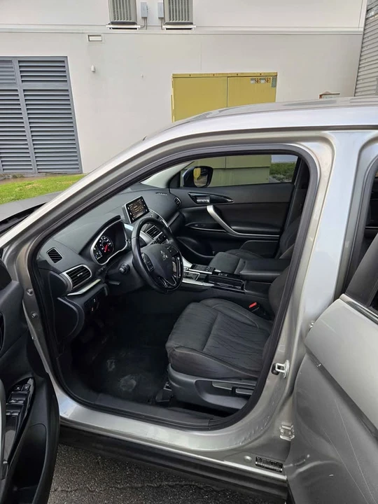 2018 Mitsubishi Eclipse Cross - Image 6 of 9