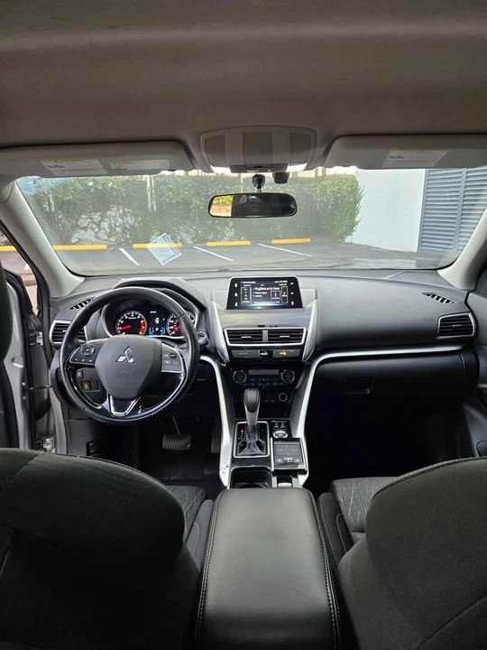 2018 Mitsubishi Eclipse Cross - Image 8 of 9