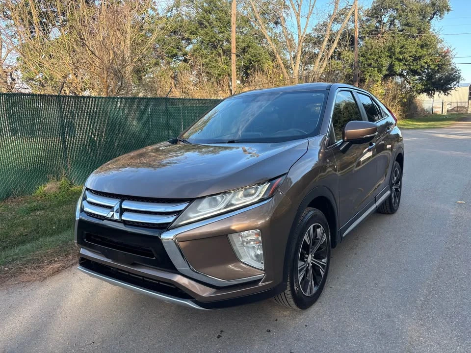 2018 Mitsubishi Eclipse Cross - Image 2 of 19