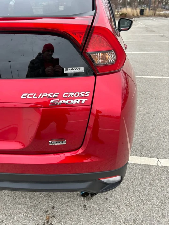 2018 Mitsubishi Eclipse Cross - Image 2 of 10