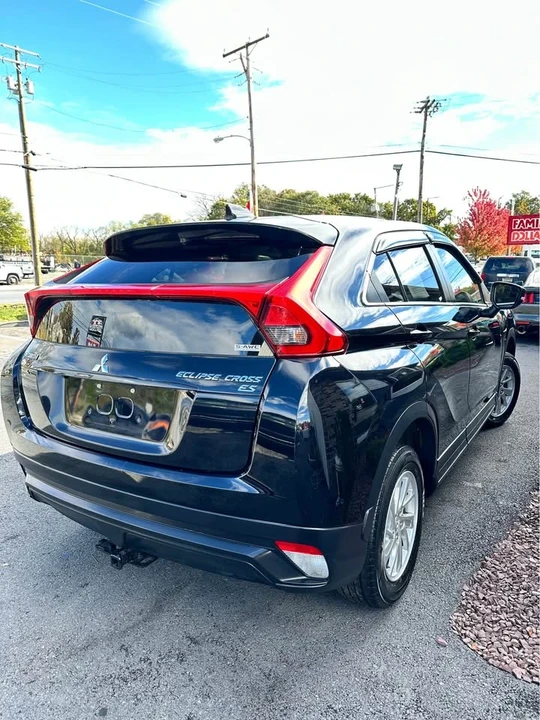 2018 Mitsubishi Eclipse Cross - Image 3 of 11