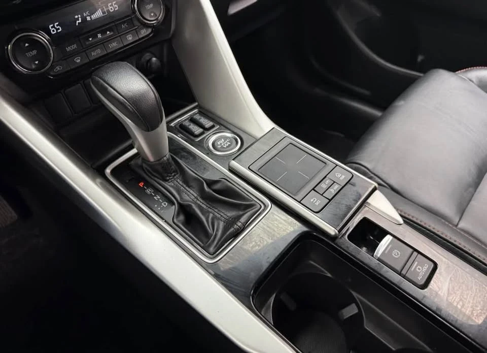 2018 Mitsubishi Eclipse Cross - Image 7 of 11