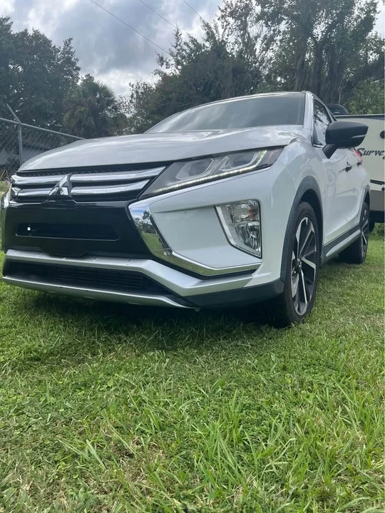 2018 Mitsubishi Eclipse Cross - Image 2 of 11