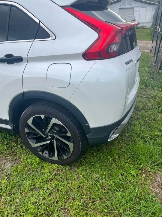 2018 Mitsubishi Eclipse Cross - Image 3 of 11