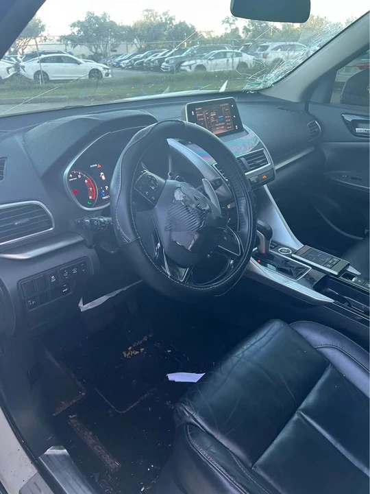 2018 Mitsubishi Eclipse Cross - Image 8 of 14