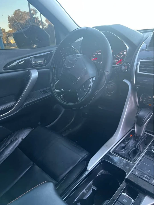 2018 Mitsubishi Eclipse Cross - Image 10 of 14