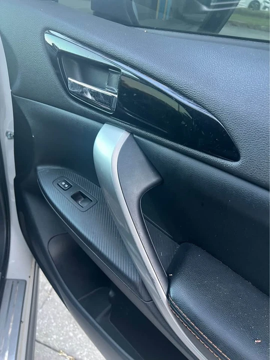 2018 Mitsubishi Eclipse Cross - Image 12 of 14
