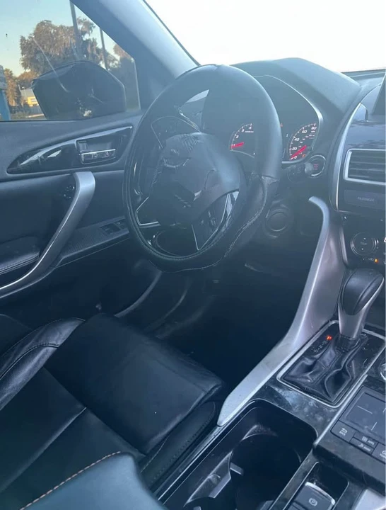 2018 Mitsubishi Eclipse Cross - Image 9 of 14