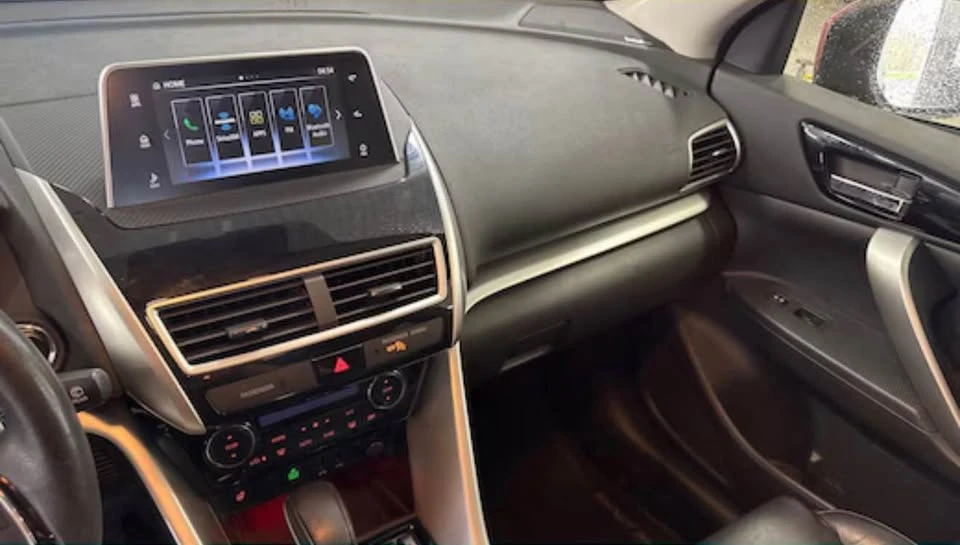 2018 Mitsubishi Eclipse Cross - Image 11 of 13