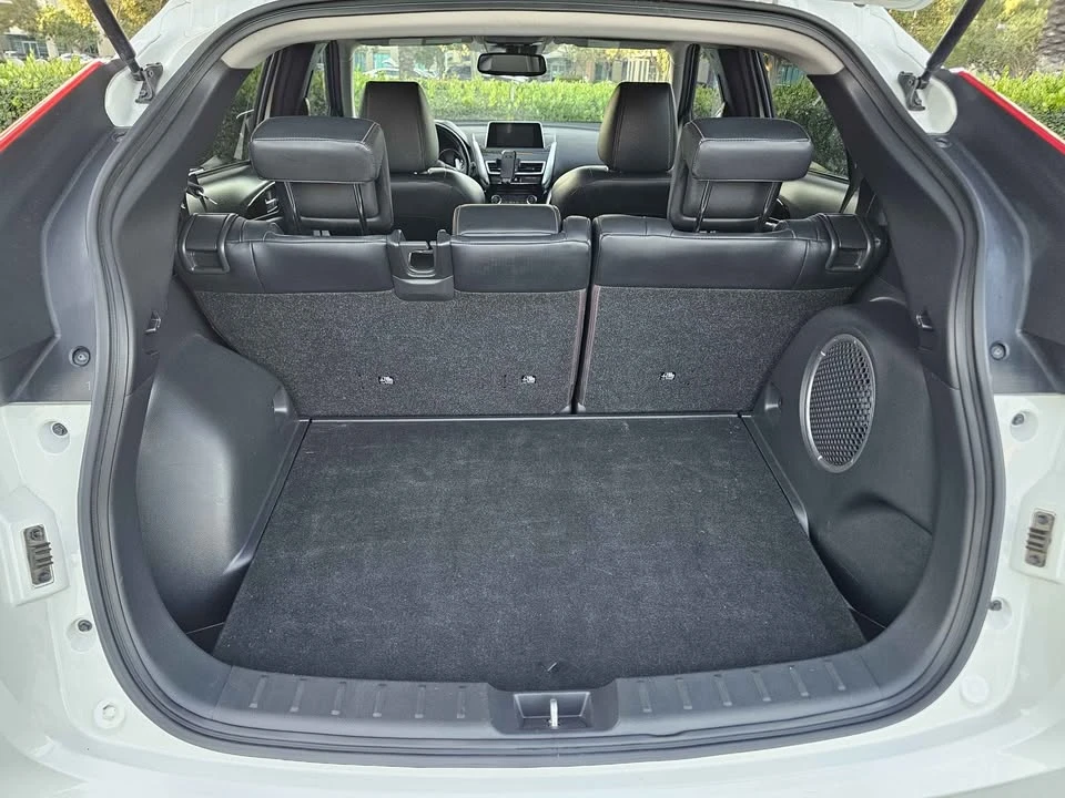 2018 Mitsubishi Eclipse Cross - Image 12 of 16
