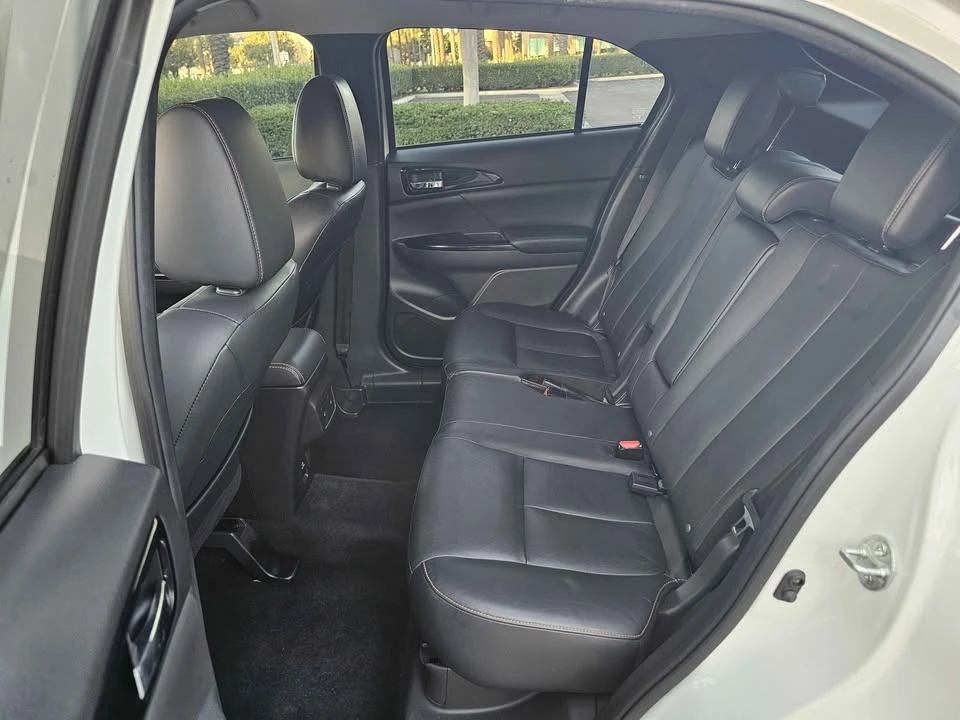 2018 Mitsubishi Eclipse Cross - Image 10 of 16