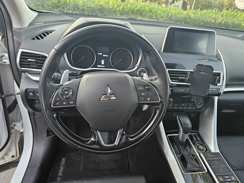 2018 Mitsubishi Eclipse Cross - Image 9 of 16