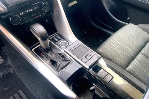 2018 Mitsubishi Eclipse Cross - Image 8 of 15