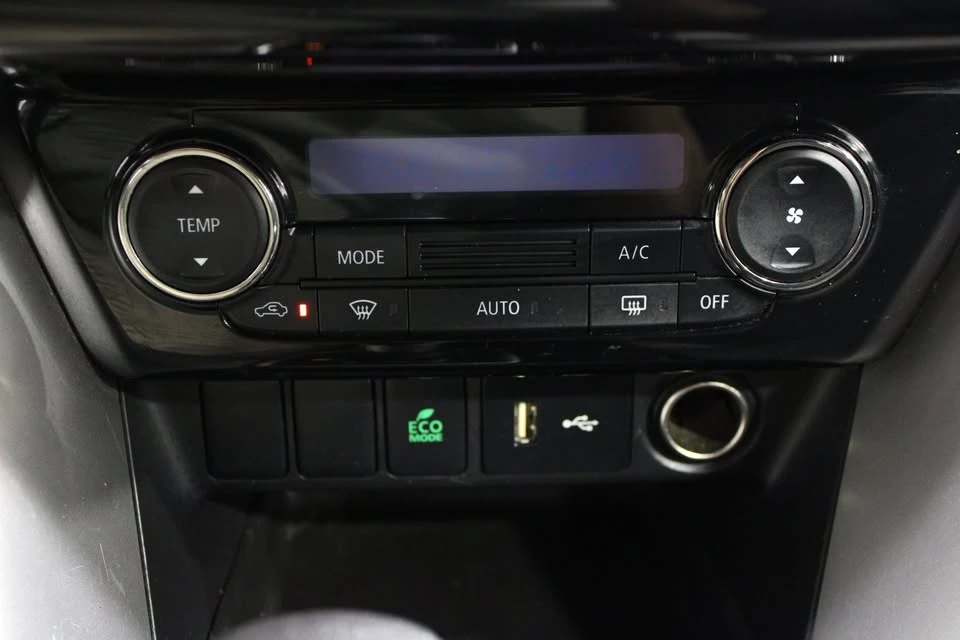 2018 Mitsubishi Eclipse Cross - Image 15 of 20