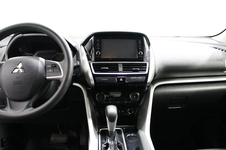 2018 Mitsubishi Eclipse Cross - Image 2 of 20