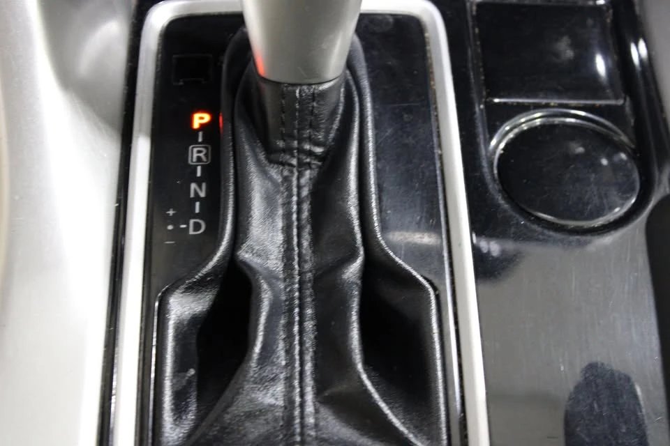2018 Mitsubishi Eclipse Cross - Image 16 of 20