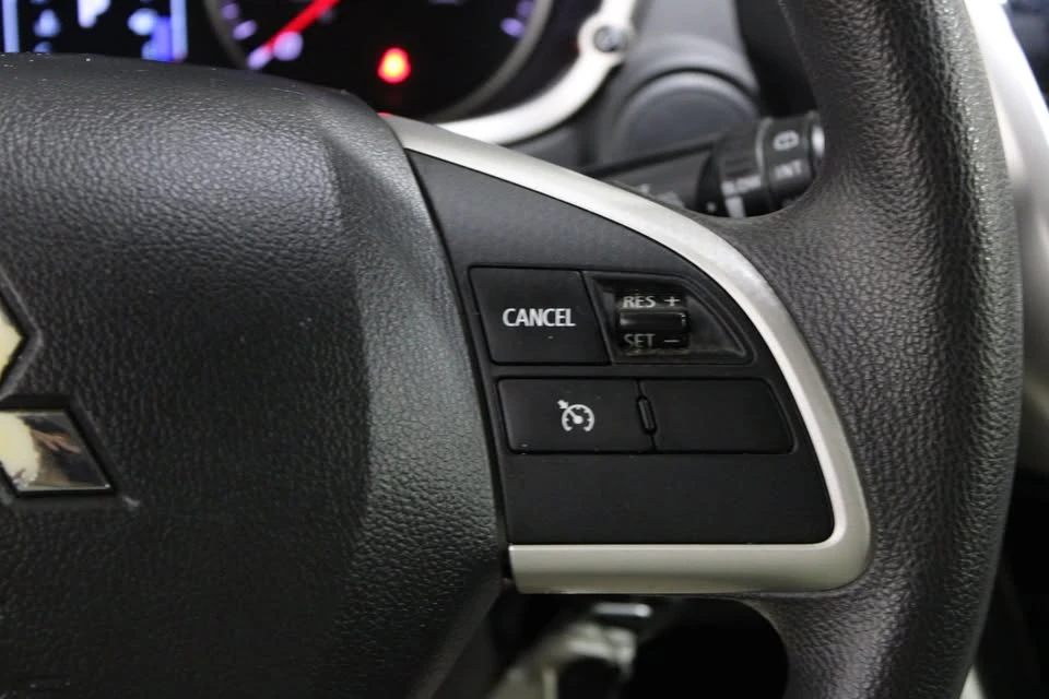 2018 Mitsubishi Eclipse Cross - Image 9 of 14
