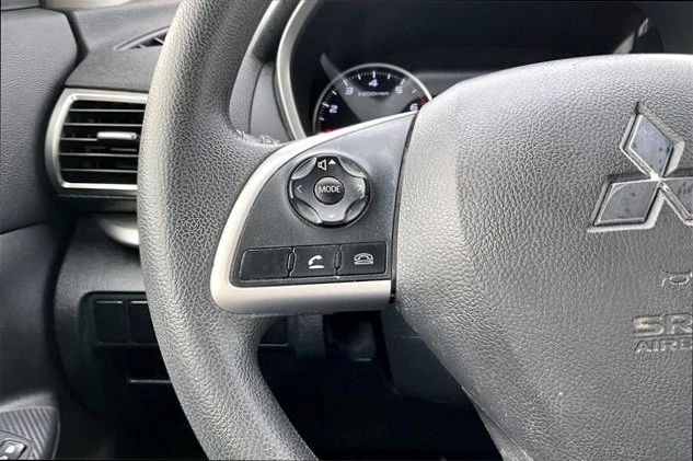 2018 Mitsubishi Eclipse Cross - Image 11 of 20