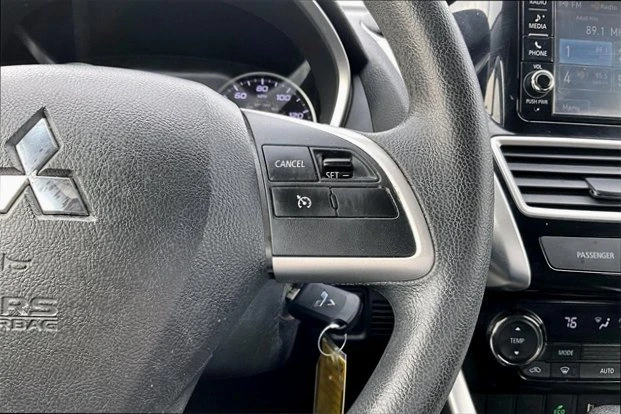 2018 Mitsubishi Eclipse Cross - Image 12 of 20