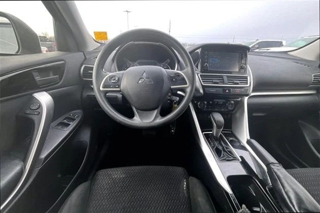 2018 Mitsubishi Eclipse Cross - Image 8 of 20