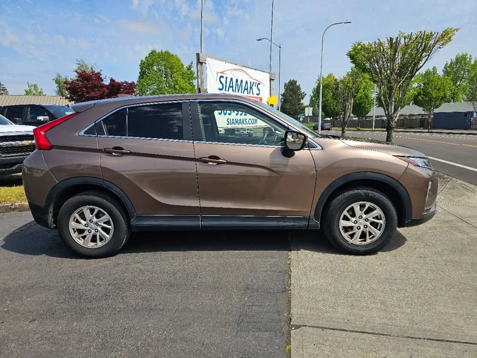 2018 Mitsubishi Eclipse Cross - Image 3 of 5