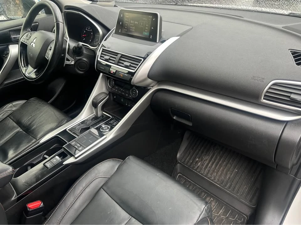 2018 Mitsubishi Eclipse Cross - Image 8 of 16