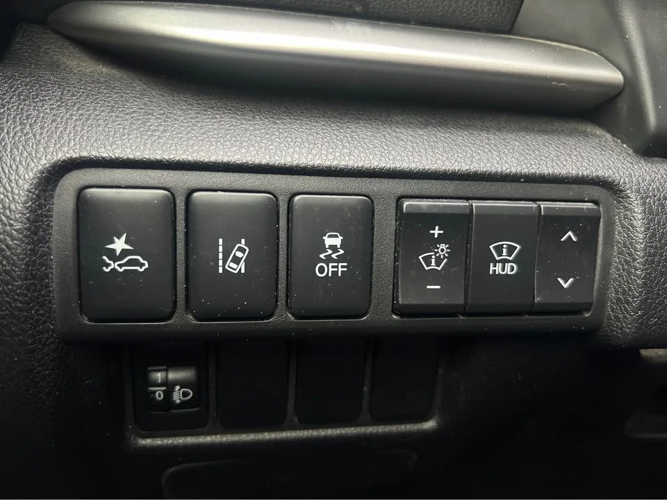2018 Mitsubishi Eclipse Cross - Image 14 of 16