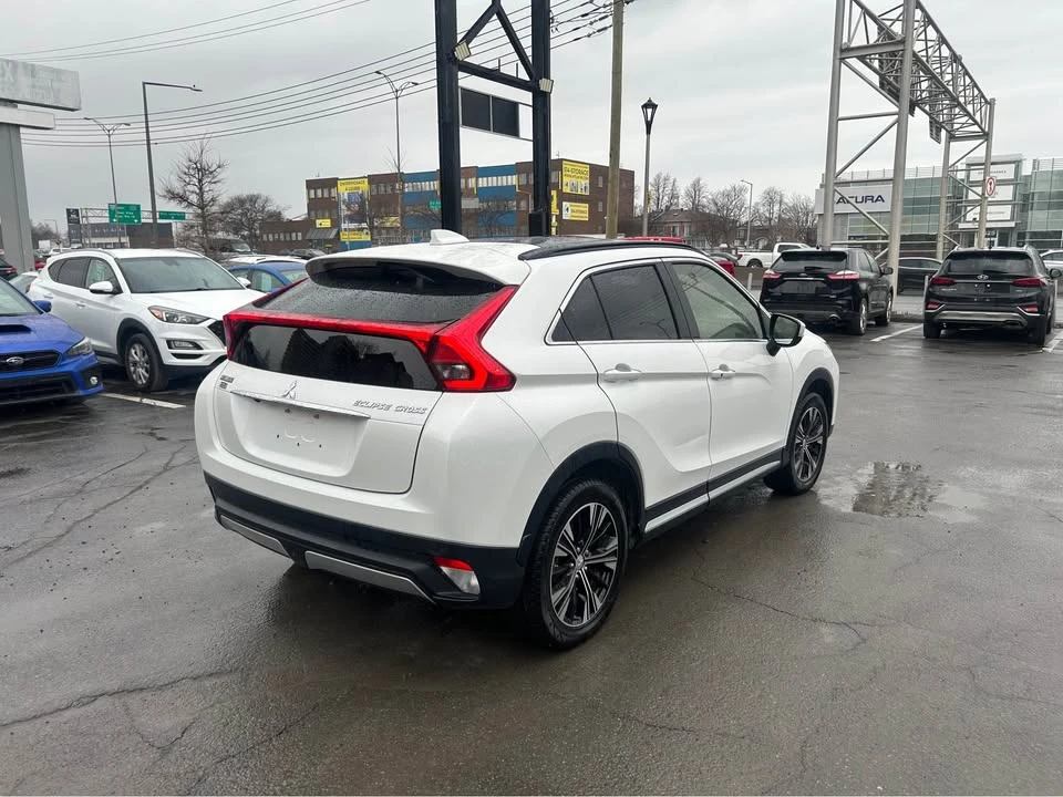 2018 Mitsubishi Eclipse Cross - Image 2 of 16