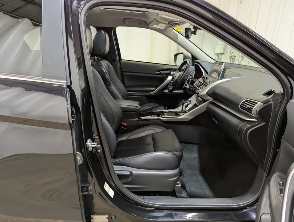 2018 Mitsubishi Eclipse Cross - Image 15 of 20