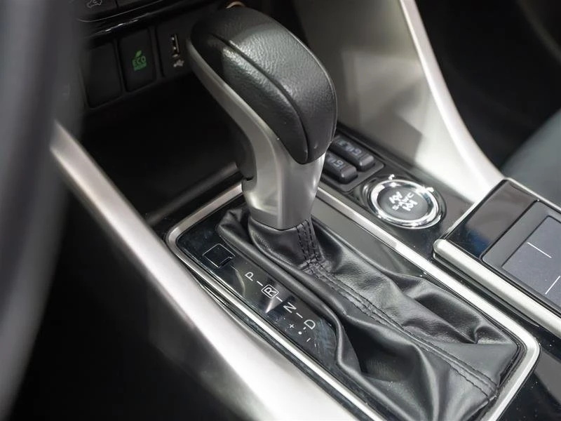 2018 Mitsubishi Eclipse Cross - Image 15 of 20