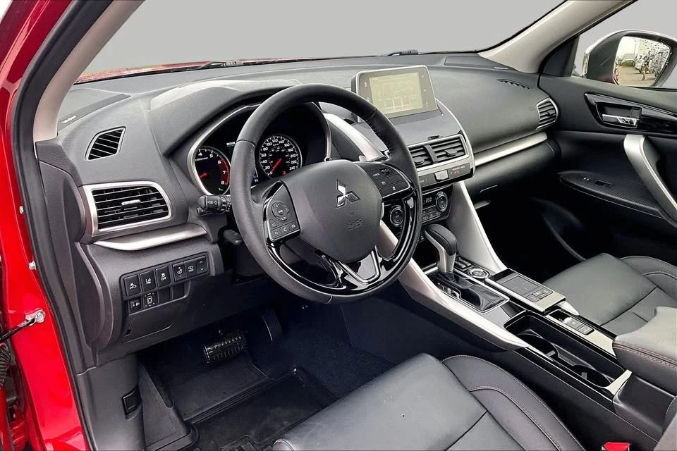 2018 Mitsubishi Eclipse Cross - Image 2 of 20