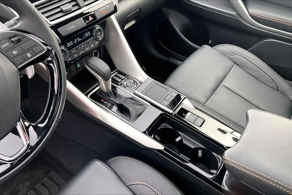 2018 Mitsubishi Eclipse Cross - Image 16 of 20