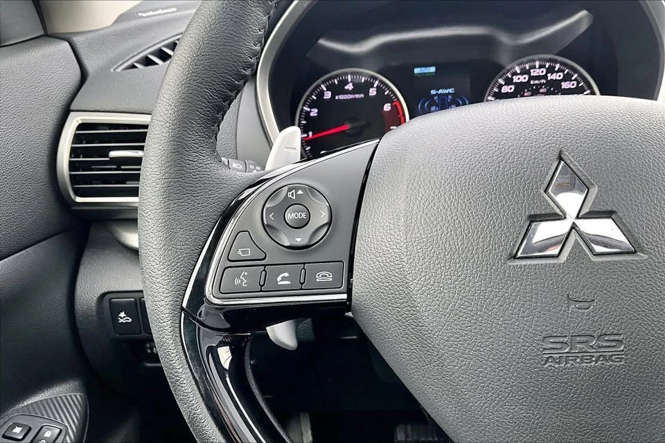 2018 Mitsubishi Eclipse Cross - Image 12 of 20