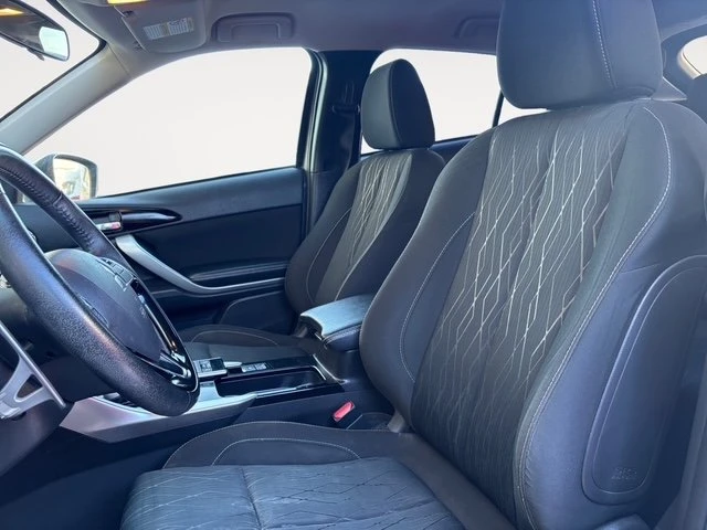 2018 Mitsubishi Eclipse Cross - Image 9 of 20