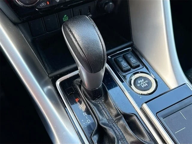 2018 Mitsubishi Eclipse Cross - Image 15 of 18