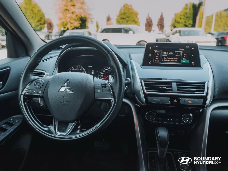 2018 Mitsubishi Eclipse Cross - Image 9 of 18