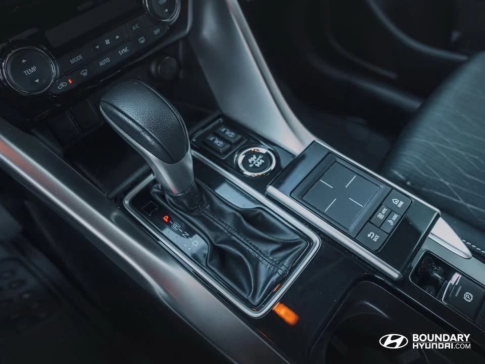 2018 Mitsubishi Eclipse Cross - Image 13 of 18