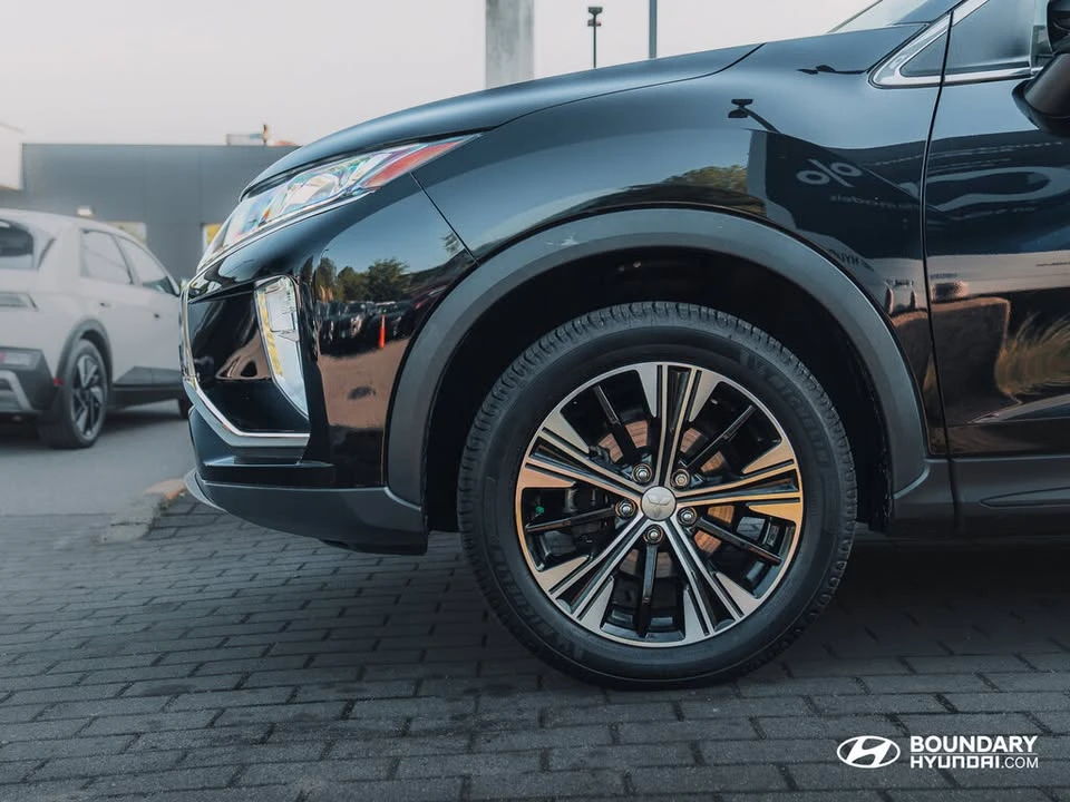 2018 Mitsubishi Eclipse Cross - Image 5 of 16