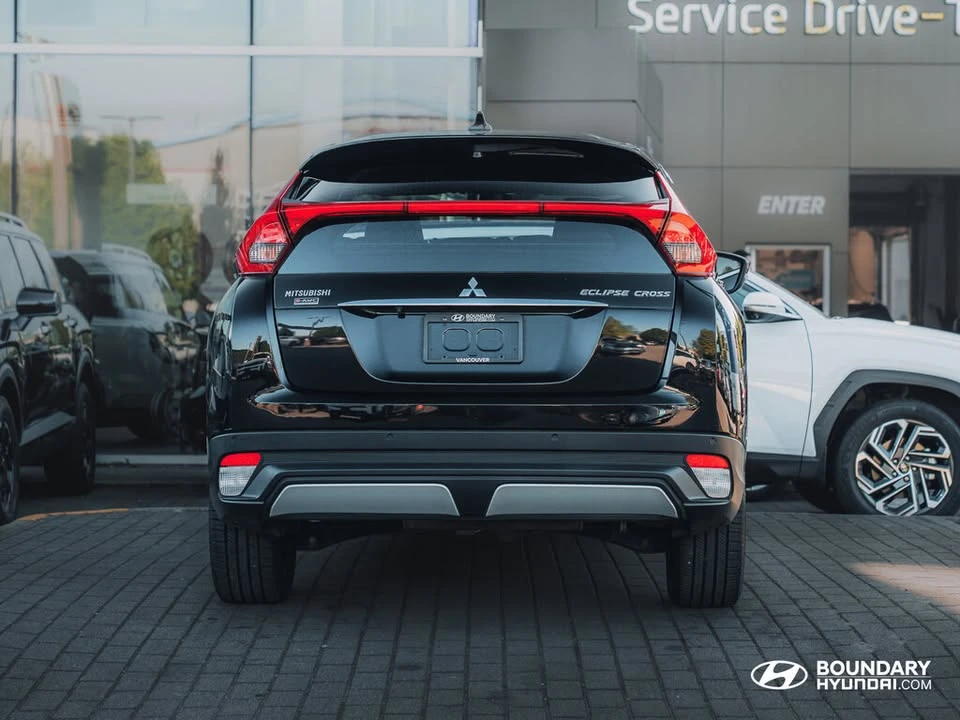 2018 Mitsubishi Eclipse Cross - Image 2 of 16