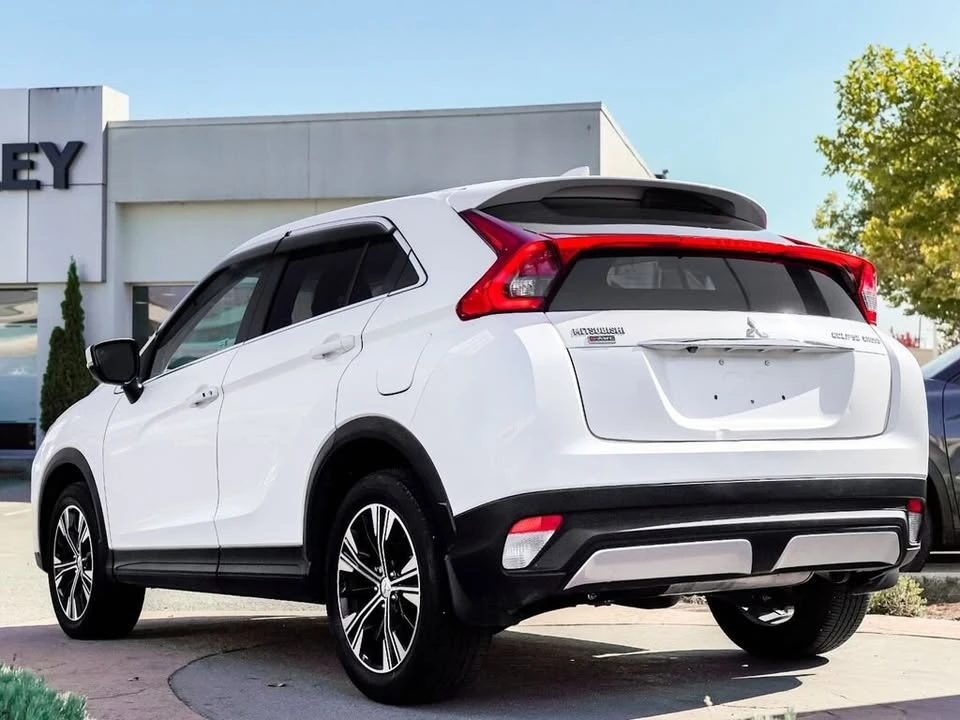 2018 Mitsubishi Eclipse Cross - Image 2 of 4