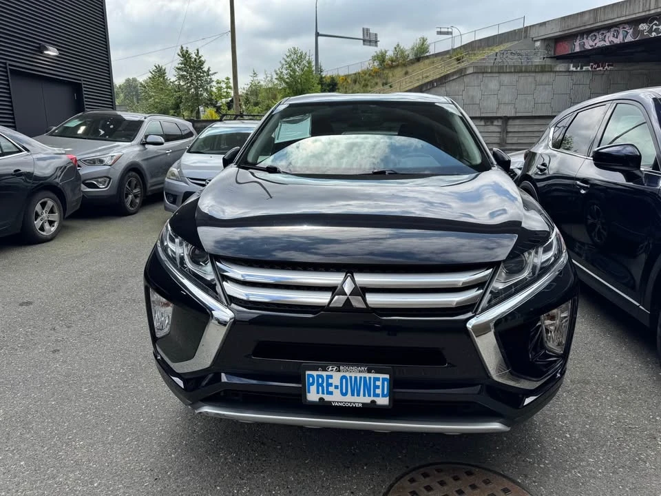 2018 Mitsubishi Eclipse Cross - Image 2 of 8