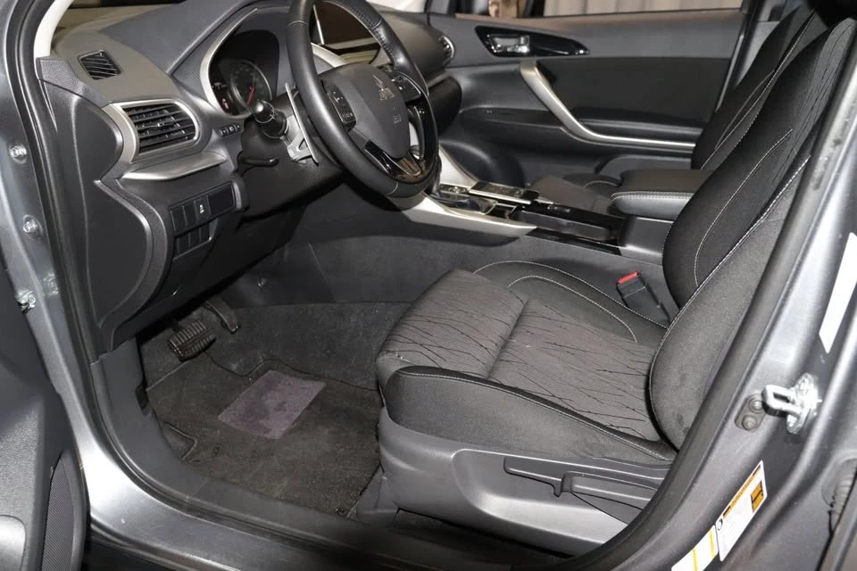 2018 Mitsubishi Eclipse Cross - Image 11 of 15