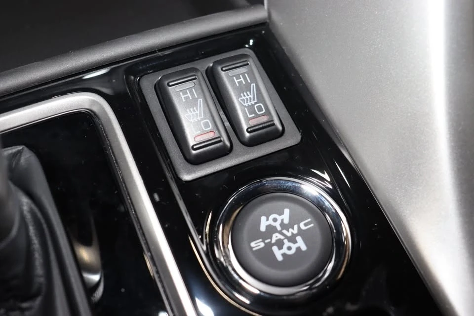 2018 Mitsubishi Eclipse Cross - Image 8 of 15